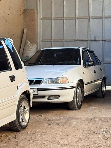 розовый матиз: Daewoo Nexia: 2004 г., Механика, Бензин, Седан — 4