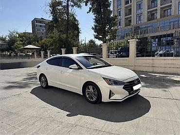 Продажа авто: Hyundai Elantra: 2019 г., 2 л, Автомат — 3