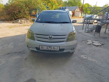 калпаки на ист: Toyota ist: 2002 г., 1.5 л, Автомат, Бензин, Хетчбек