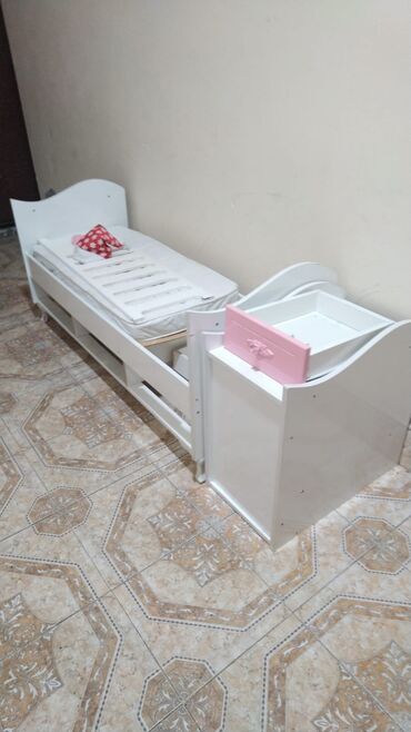 açılıb yığılan oturacaqlar (kreslolar): Oğlan və qız üçün, Çarpayı, Bazasız, Matras ilə, Siyirməli