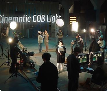 Фото жана видеокамералар: Профессиональная COB-лампа ZHIYUN MOLUS X60 / X60 RGB — компактный — 2
