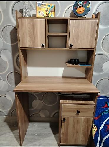 ofis ləvazimatı: Düz masa, Polkalı, Siyirməli, Teksturalı laminat — 1