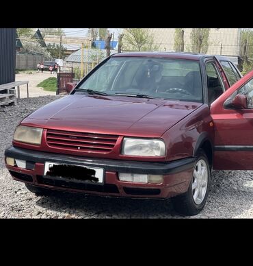 бузук машиналар: Volkswagen Vento: 1992 г., 1.8 л, Механика, Бензин, Седан