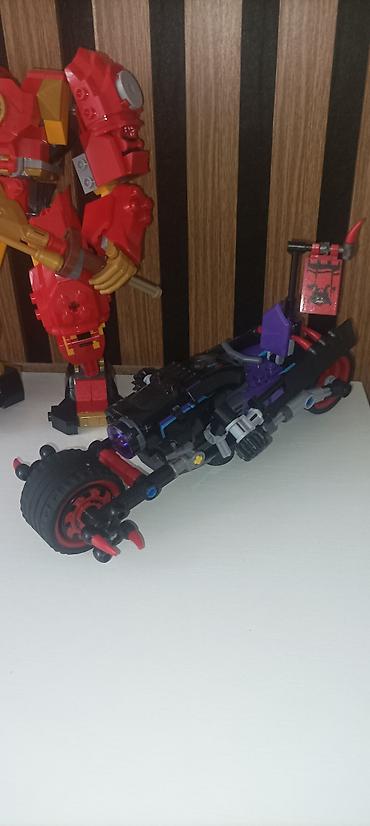 qala oyuncaq dəsti: Orginal Lego Ninjago Mechler ve yaninda orginal olmayan legolar var — 5