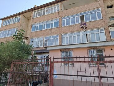 2 комнатные квартиры в бишкеке продажа мкр тунгуч: 4 комнаты, 86 м², 105 серия, 2 этаж, Старый ремонт