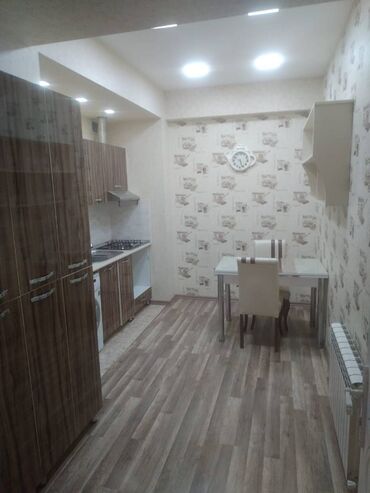 Uzunmüddətli kirayə mənzillər: Xirdalanda Aff parkda 7 mertebeli binanın 3-cu mərtəbəsində yerləşən — 9