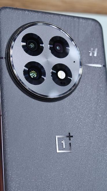 OnePlus: OnePlus 13, Б/у, 256 ГБ, цвет - Черный, 2 SIM — 2