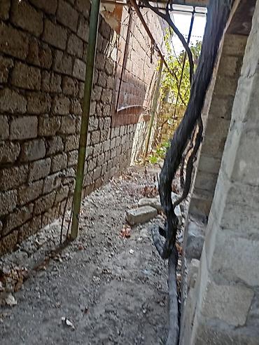 binə əmlak mərkəzi: Binə qəsəbəsində aviasiya akademiyasının yaxınlığında 2 mərtəbəli — 8