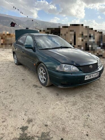Toyota: Toyota Avensis: 2000 г., 2 л, Механика, Бензин, Седан