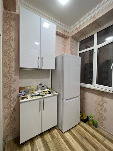 Uzunmüddətli kirayə mənzillər: Xətai rayonu,Əhmedli metrosu, pit stopun arxasindaki binada,22 — 9