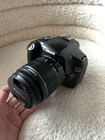 Фотоаппараты: СРОЧНО продаю Canon 1100d в отличном состоянии Тушка Объектив 18-55