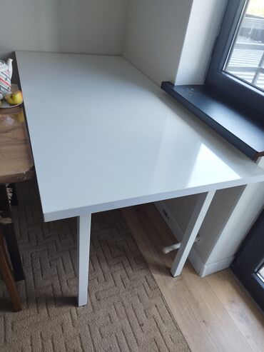 стол для кухню: Кухонный Стол, цвет - Белый, Б/у