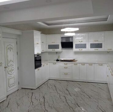 Sifarişlə mətbəx mebeli: Sifarişlə mətbəx dəsti, Özü çəkən petlələr, Mat laminat, Kredit var, Pulsuz çatdırılma, Rayonlara çatdırılma — 16