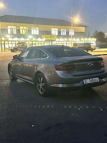 срочно прадаю: Самсунг SM6 машина не такси состояние хорошая жылы 2019 2 куб ГАЗ — 5