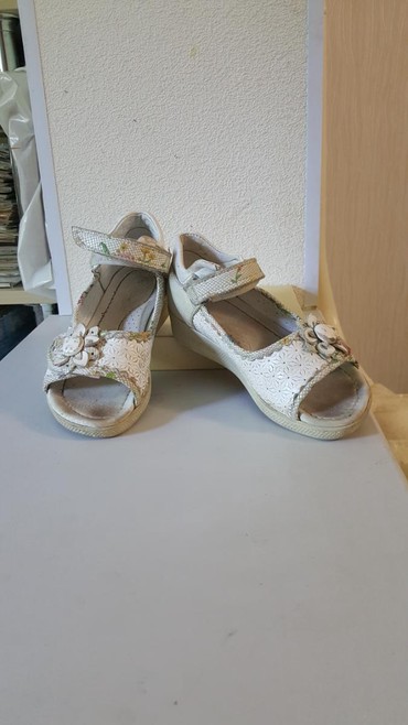обувь 29 размер: Сандалии девочковые белого цвета ( Minimen, Турция), кожа, размер 29