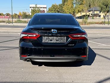 продаю тайота авенсис: Toyota Camry: 2023 г., 2.5 л, Вариатор, Гибрид, Седан — 6