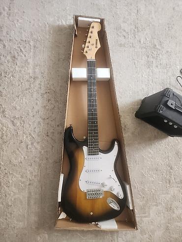 islənmis gitara: Elektron gitara, Yamaha, İşlənmiş, Ünvandan götürmə — 1