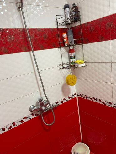 Uzunmüddətli kirayə mənzillər: Neftcilər metrosu yanında mənzil kirayə verilir. Mərtəbə 5/3. Ümumi — 12