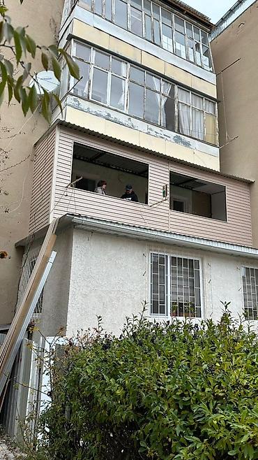 Утепление: Представляем застекленный балкон, облицованный сайдингом, с белыми — 11