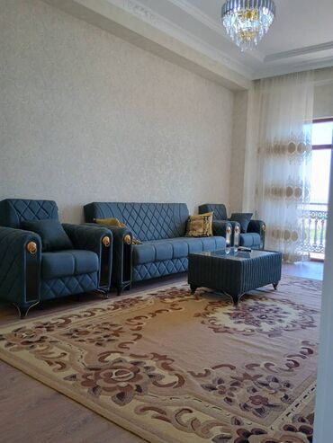Qarajlar: Dəniz panaramalı 7ci mertebe içi full dolu əşyalı. Ailəyə verilir