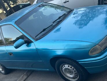 Tavalar: Opel Astra: 1.4 l | 1992 il 442000 km Sedan