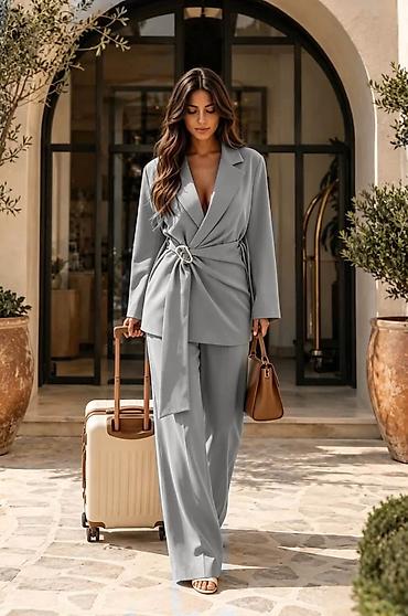 scream cena: Komplet 
2900 dinara 👜👗 — 2
