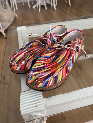 guess cizmice zenske: Zenske cipele jednom obuvene odgovaraju broju 39 i ug 25 cm lagane
