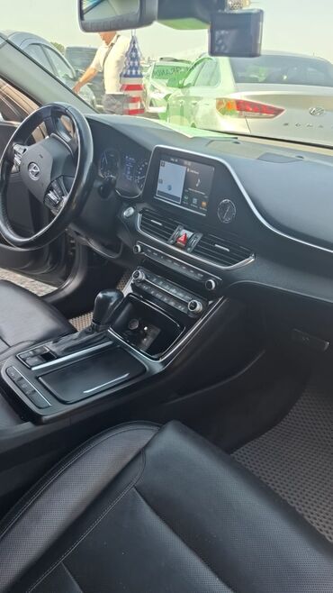 мерседес c class: Hyundai Grandeur: 2019 г., Автомат, Гибрид, Седан