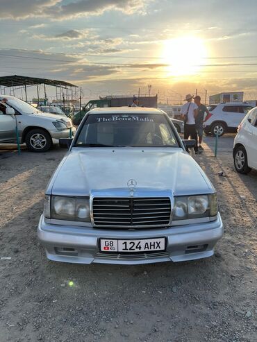 продаю в связи с переездом: Mercedes-Benz W124: 1987 г., 2.4 л, Механика, Дизель, Седан