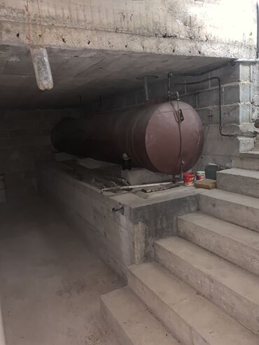 Kuće na prodaju: Na prodaju kuća (220m2) sa pomoćnim objektom (56m2) na placu 4,6 ari — 6