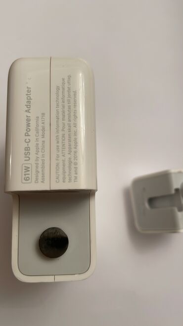 macbook adapter: MacBook adapteri original USA 6 ay istfade olunub, kompüter