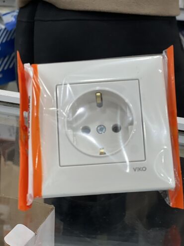 фрезер стронг: Розетка, С заземлением, Viko, Встроенные, 1 гнездо