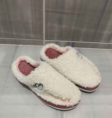 grubin papuce sa krznom: Indoor slippers, 37