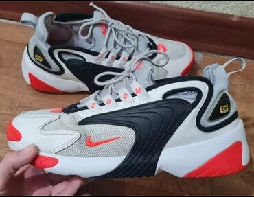 Кроссовки и спортивная обувь: Кросовки Nike,оригинал.
Обуты пару раз,состояние отличное