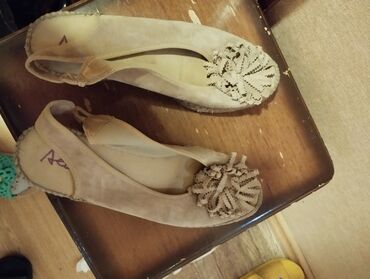 Women's Sneakers and athletic shoes: Ağ bağcıqlı və ilan dərisi naxışlı qadın krossovkaları. Bu -da lalafo.az — 7 Women's Sneakers and athletic shoes: Ağ bağcıqlı və ilan dərisi naxışlı qadın krossovkaları. Bu — 7