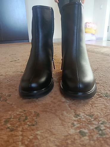 Ботинки и ботильоны: Женские полусапоги, черные, классический,италиянский — 1