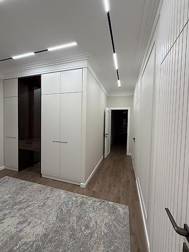 Долгосрочная аренда квартир: Трехкомнатная студия в современном минималистичном стиле. Район — 9