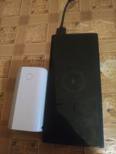 Qəlyan, vayp və aksesuarları: Problemi yoxdur qalın siqaretlər üçündür.Yanı dakı powerbankda ayrı