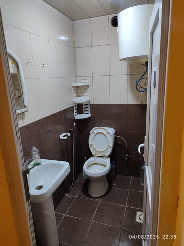 kiraye evler gence 2023: 2 otaqlı bina evi. hər şərait. 24 obanın arxasında. piyada keçidin düz