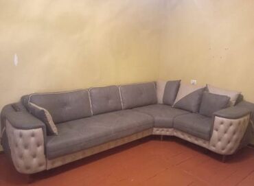 столы и стулья для гостинной цены: Ideal veziyetde divan satiram.1 ay islenib 1000 azn alinib 800 satiram