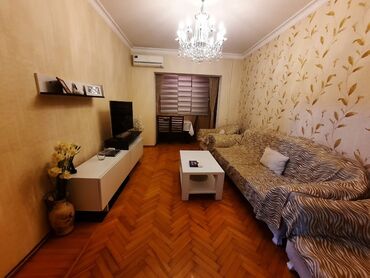 Köhnə tikili: Bakı, 8-ci mikrorayon, 4 otaqlı, Köhnə tikili, m. Azadlıq Prospekti, 110 kv. m — 4