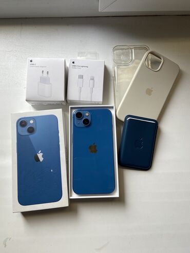 Apple iPhone: IPhone 13, Б/у, 128 ГБ, Синий, Наушники, Зарядное устройство, Защитное стекло, 83 %