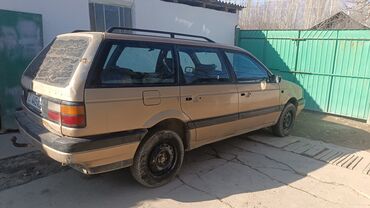 Volkswagen: Volkswagen Passat: 1990 г., 1.8 л, Механика, Бензин, Универсал