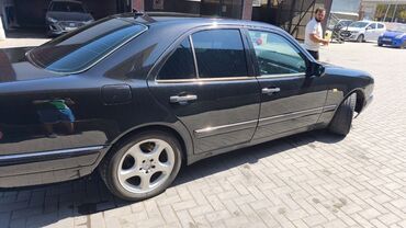 обмен на авто с доплатой: Mercedes-Benz E-Class: 1999 г., 3.2 л, Автомат, Бензин