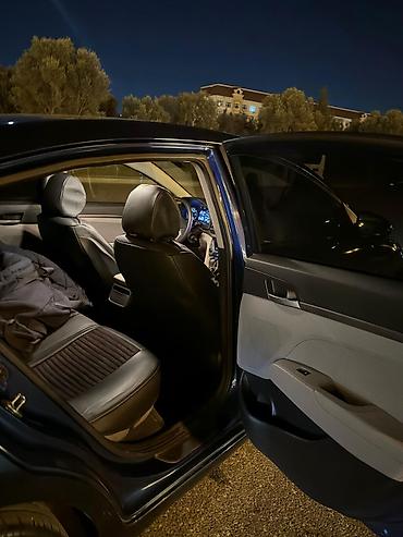 ravon 2: Hyundai Elantra: 2 l | 2016 il Sedan — 9