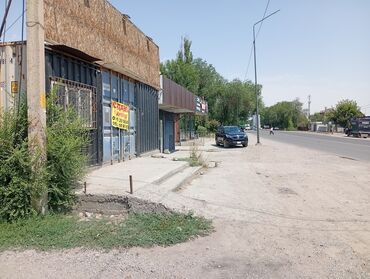 кафе арендага берилет ош: Сдаю помещение по 1 линии. напротив рынка чекиш Ата. обшит утеплён