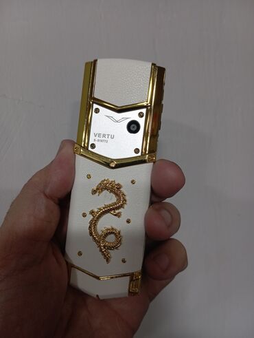 telefon akse: Vertu Signature Touch, rəng - Ağ, İki sim kartlı