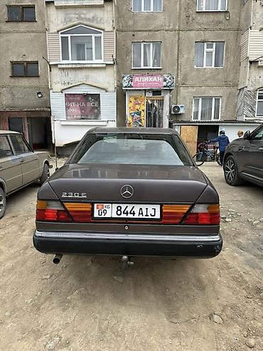 салон сиденья на мерседес 124: Mercedes-Benz W124: 1992 г., 2.3 л, Автомат, Бензин, Седан — 3