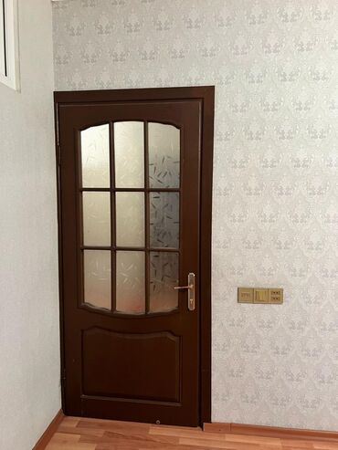 Divan və kreslo dəstləri: ‼️4ədəddir qapı. 1dənəsin şüşəsi yoxdu qırıqdı, tək biri 60. Ölçü