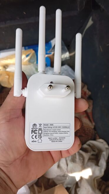 Modemlər və şəbəkə avadanlıqları: Bu WiFi təkrarlayıcı mövcud simsiz şəbəkənizin əhatə dairəsini